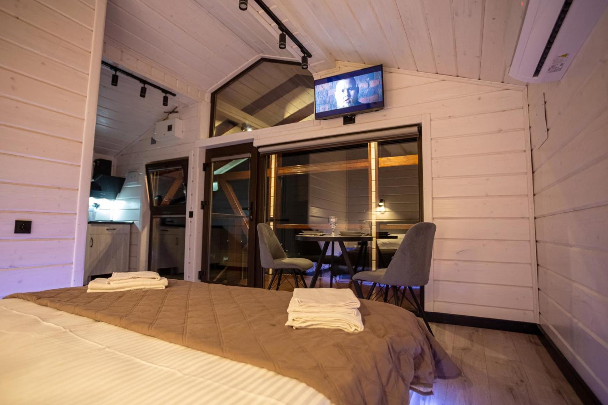 Lisoviy Zatyshok, Z Vidkrutum Litnim Baseynom Hotel Slavske Exterior photo
