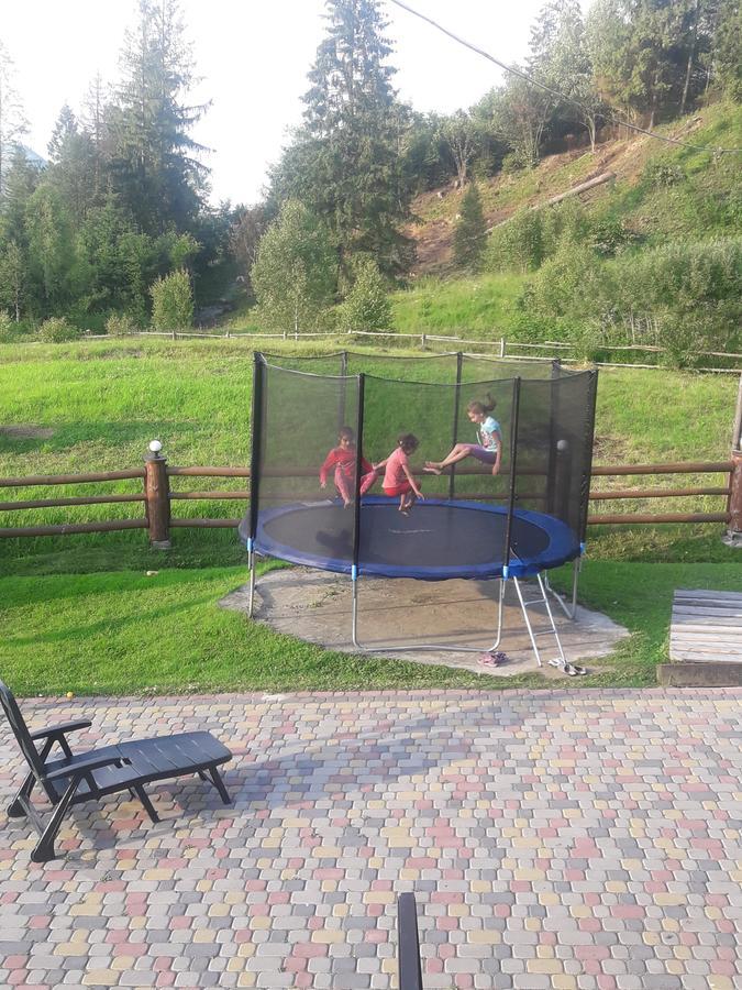 Lisoviy Zatyshok, Z Vidkrutum Litnim Baseynom Hotel Slavske Exterior photo